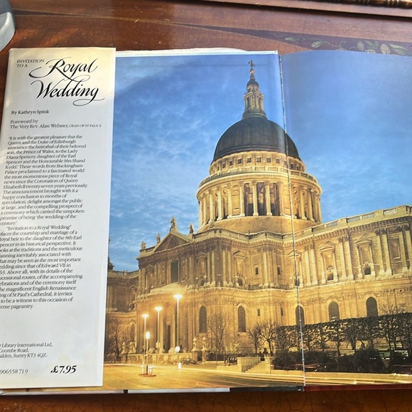 Invitation To A Royal Wedding Book Princess Diana 1981 - Picture 2 of 8